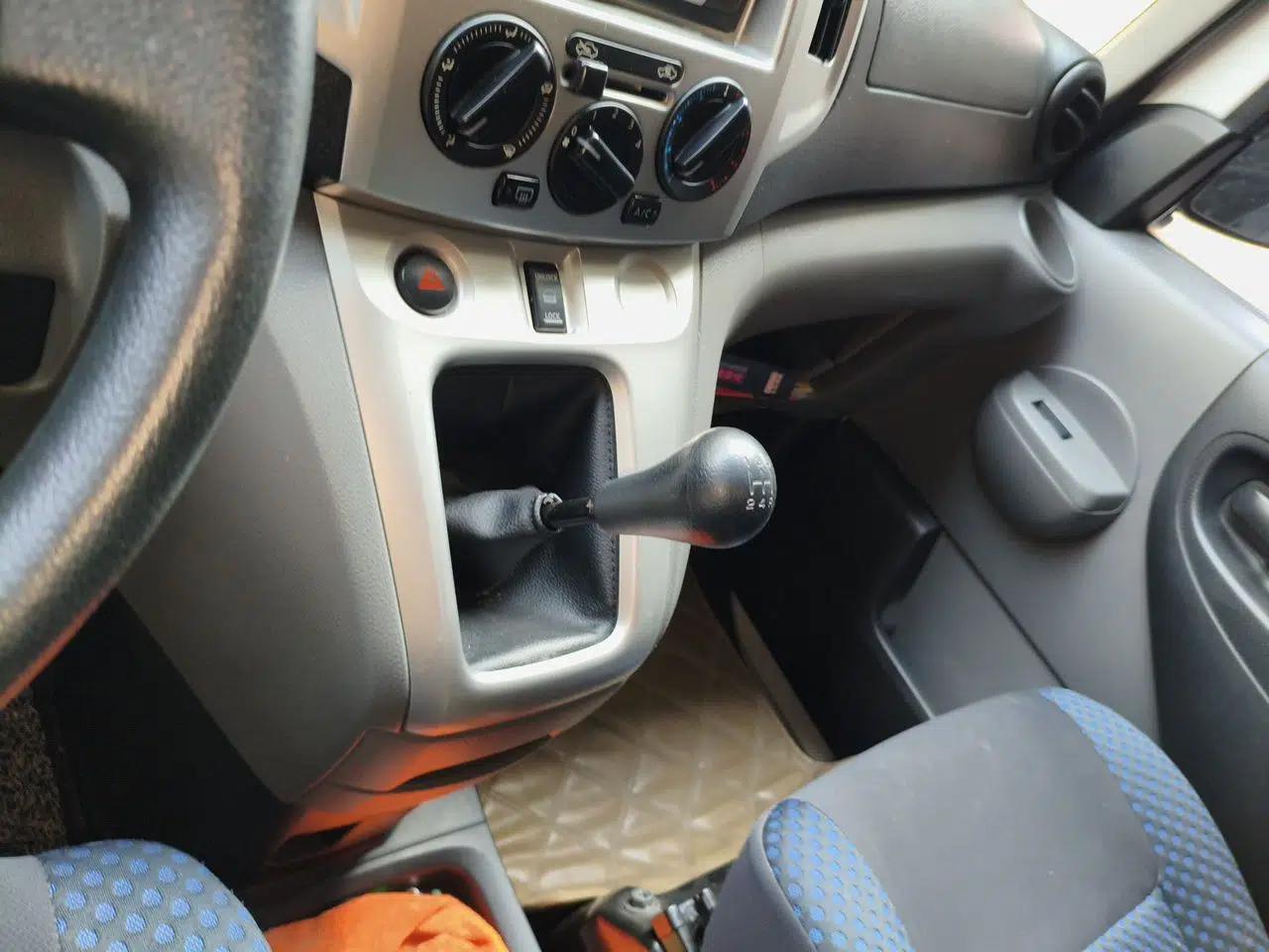 Nissan NV200 2012 1.6L 232 Seats Zunya Trim — миниатюра 14
