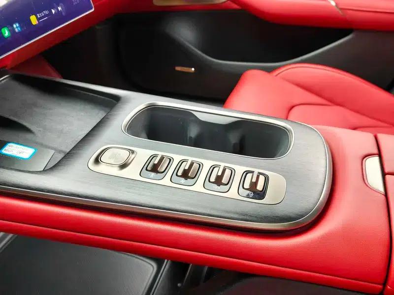 Xiaomi SU7 2024 All-Wheel Drive Long Range Max Edition — миниатюра 11