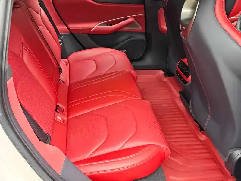 Xiaomi SU7 2024 All-Wheel Drive Long Range Max Edition — миниатюра 25