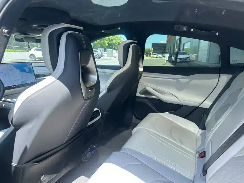 Xiaomi SU7 2024 All-Wheel Drive Max Founder Edition — миниатюра 9