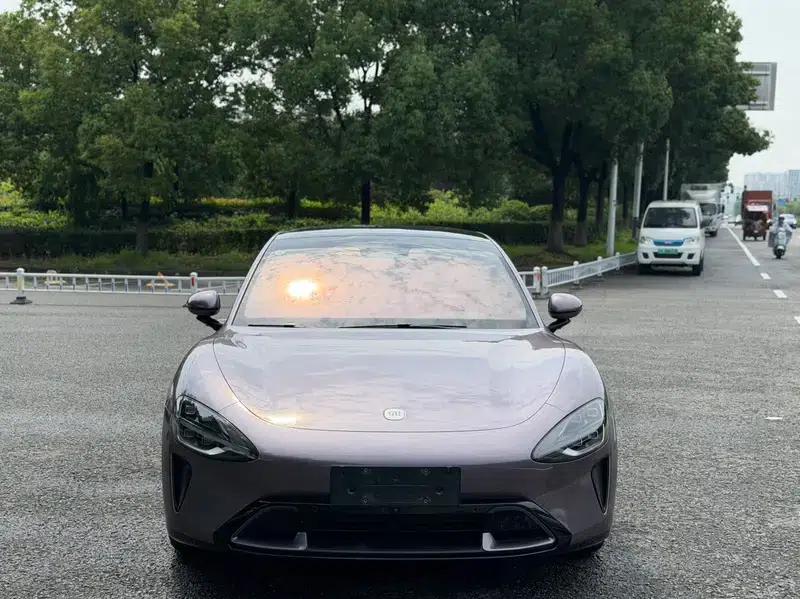 Xiaomi SU7 2024 Rear-Wheel Drive Standard Long-Range Edition — миниатюра 2