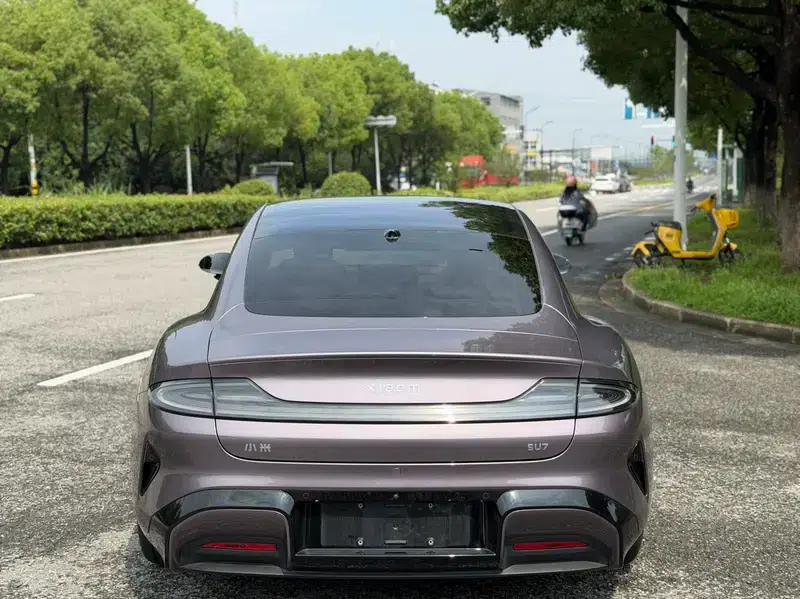 Xiaomi SU7 2024 Rear-Wheel Drive Standard Long-Range Edition — миниатюра 5
