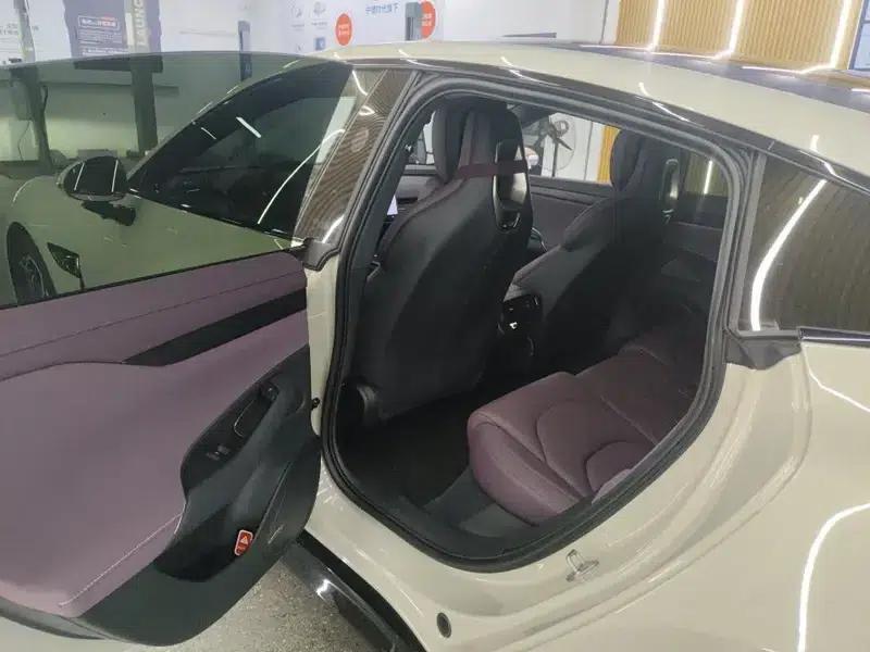 Xiaomi SU7 2024 Rear-Wheel Drive Standard Long-Range Edition — миниатюра 8