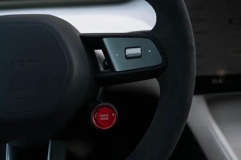 Xiaomi YU7 2025 All-Wheel Drive Max Edition — миниатюра 28
