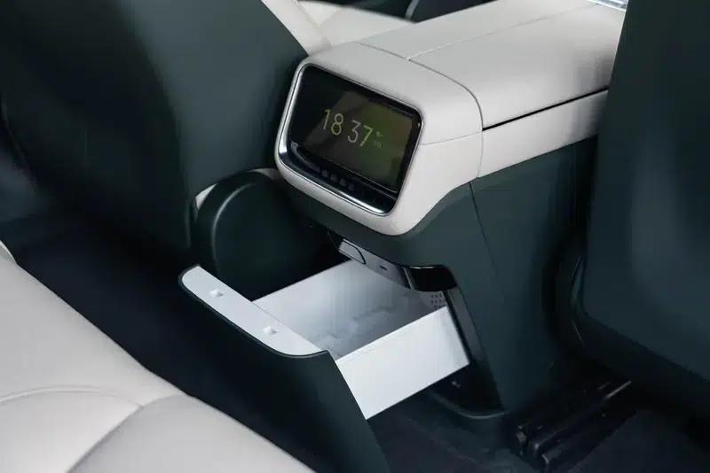 Xiaomi YU7 2025 All-Wheel Drive Max Edition — миниатюра 36
