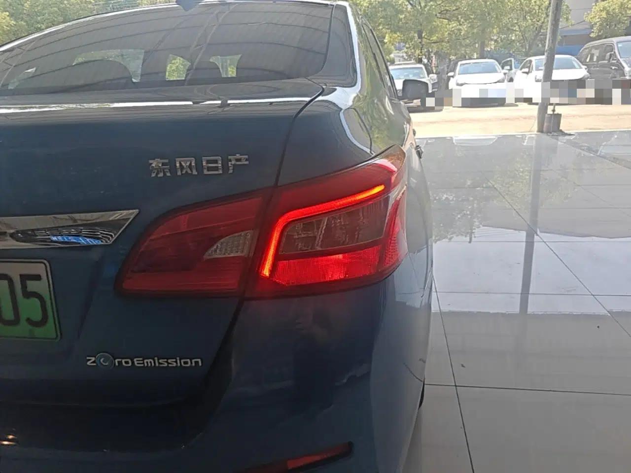 Nissan Sylphy EV 2018 Comfort Edition Customized Version — миниатюра 9