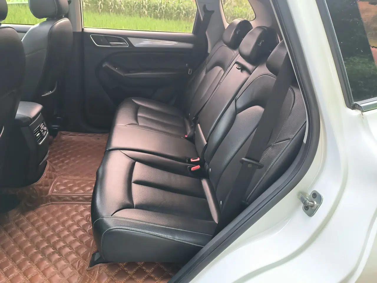 Roewe RX5 2016 20T Two-Wheel Drive Automatic Internet Smart Edition — миниатюра 17