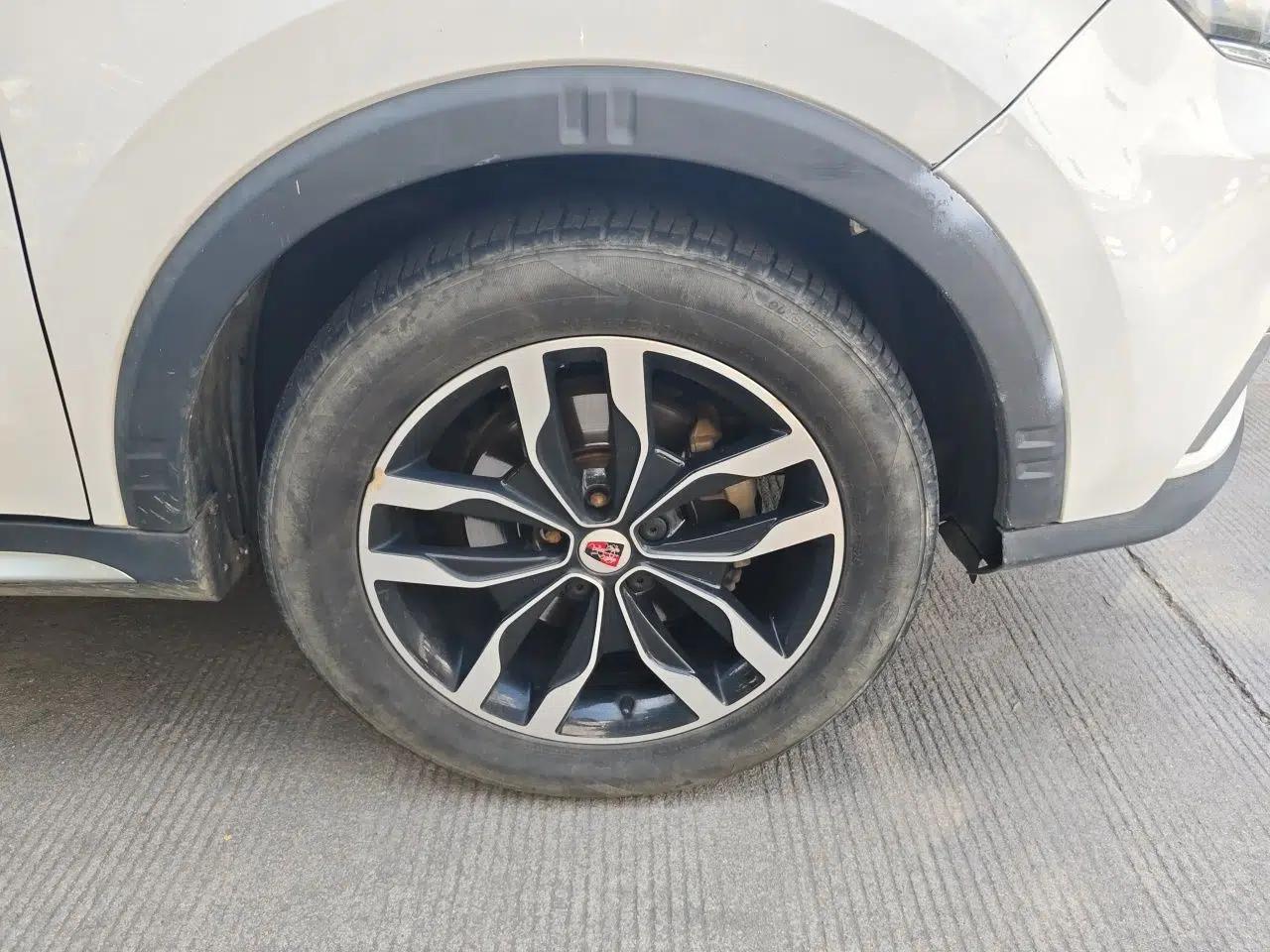 Roewe RX5 2016 20T Two-Wheel Drive Automatic Internet Smart Edition — миниатюра 8