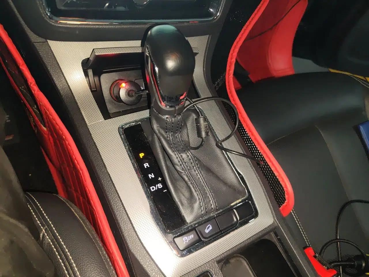 Roewe RX5 2016 20T Two-Wheel Drive Automatic Internet Smart Edition — миниатюра 14
