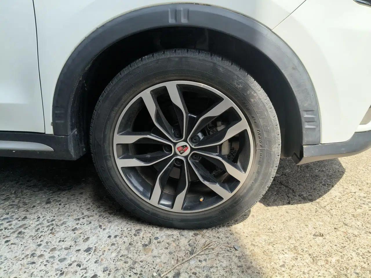 Roewe RX5 2018 20T Two-Wheel Drive Automatic Internet Smart Edition — миниатюра 8