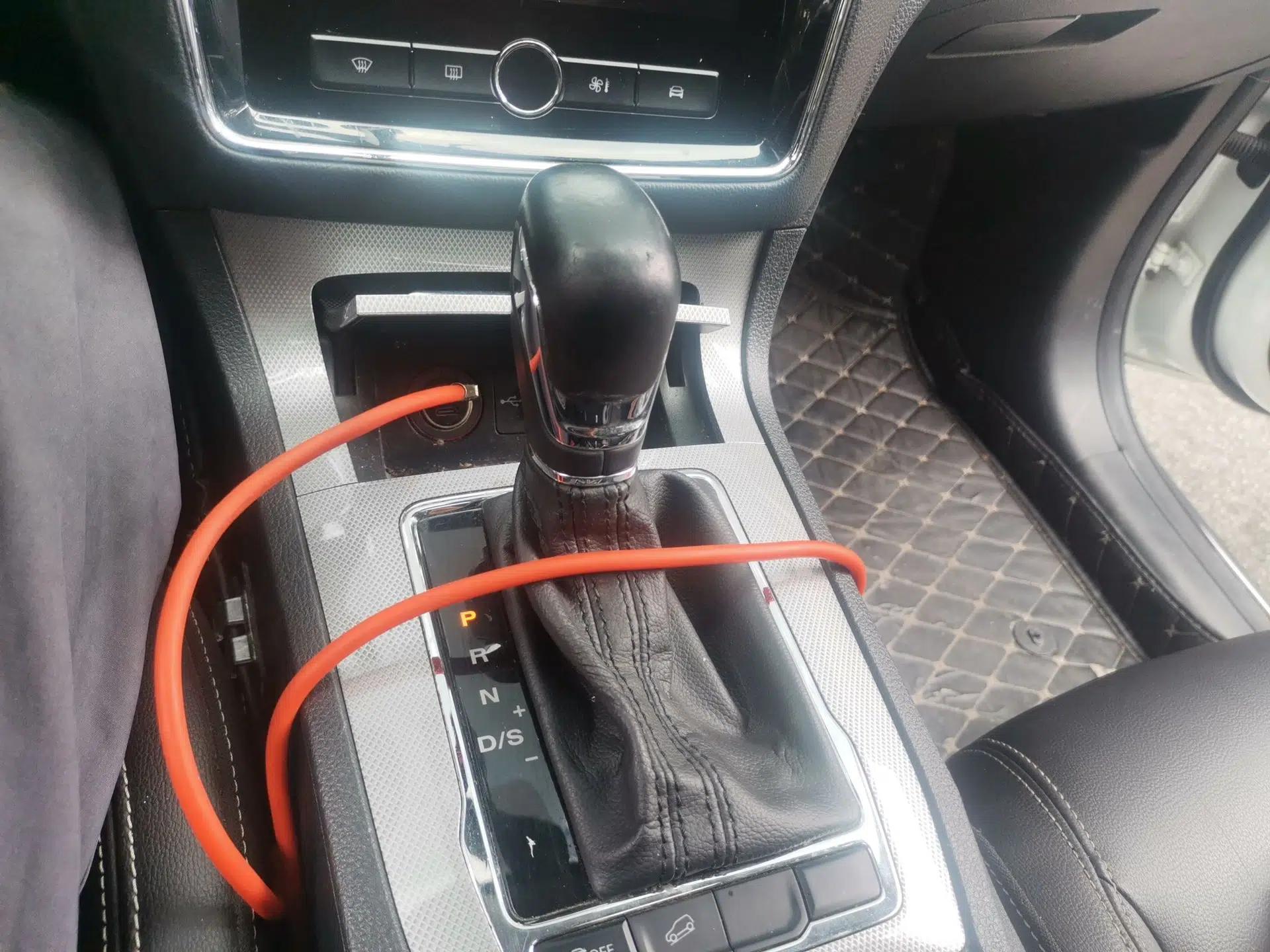 Roewe RX5 2020 20T Automatic 4G Connect Superior Flagship Edition — миниатюра 14