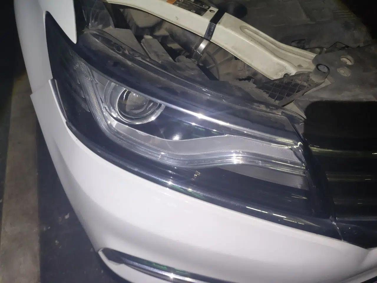 Roewe RX5 2016 20T Two-Wheel Drive Automatic Internet Smart Edition — миниатюра 7