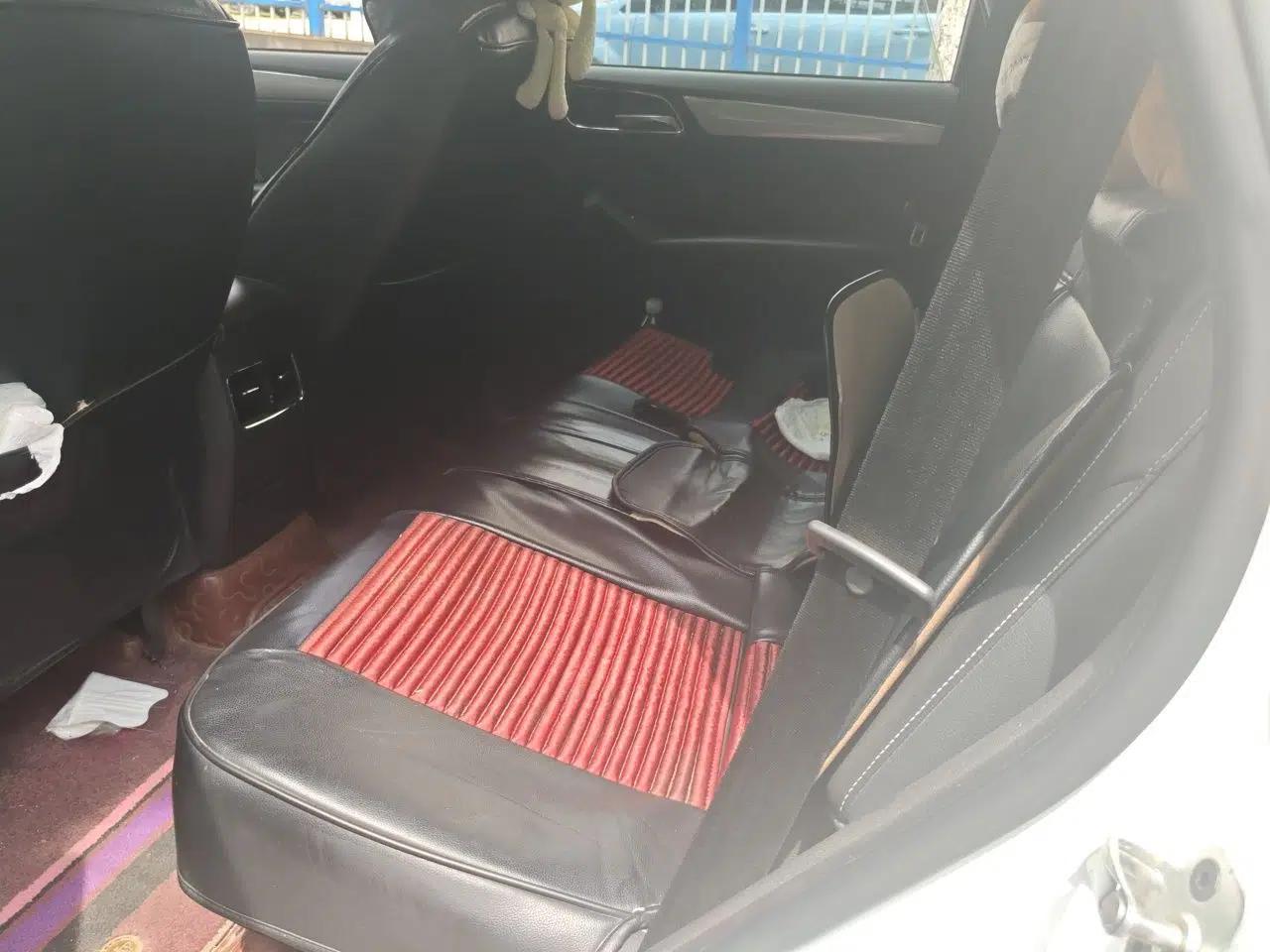 Roewe RX5 2019 20T Two-Wheel Drive Automatic 4G Connected Platinum Edition — миниатюра 14