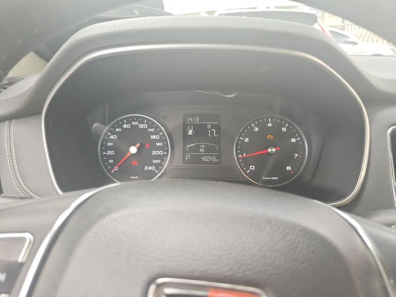 Roewe RX5 2019 20T Two-Wheel Drive Automatic 4G Connected Platinum Edition — миниатюра 8