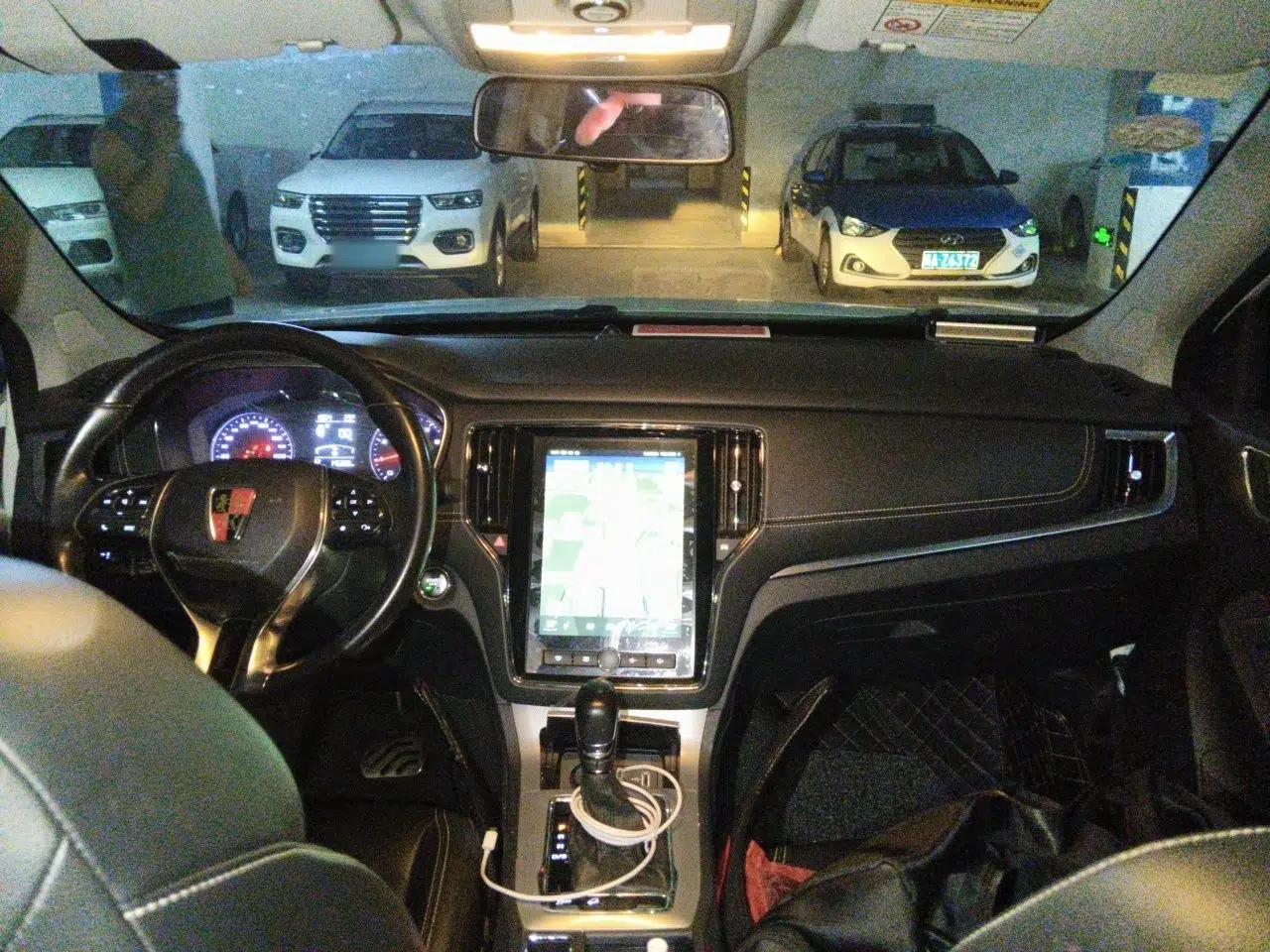 Roewe RX5 2016 20T Two-Wheel Drive Automatic Internet Smart Edition — миниатюра 6