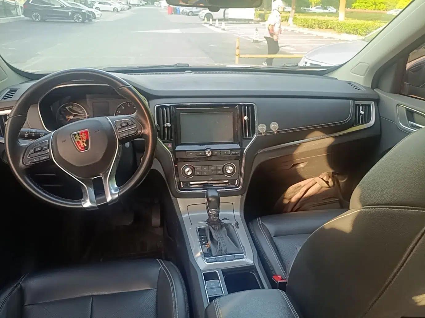 Roewe RX5 2016 20T Two-Wheel Drive Automatic Flagship Edition — миниатюра 17
