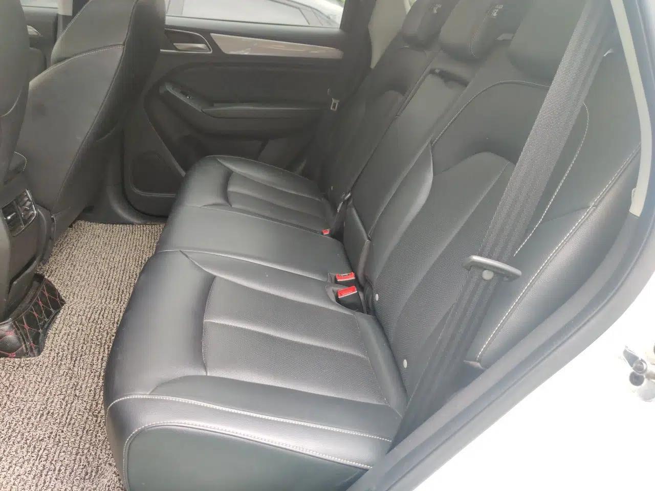 Roewe RX5 2016 20T Two-Wheel Drive Automatic Internet Smart Edition — миниатюра 17