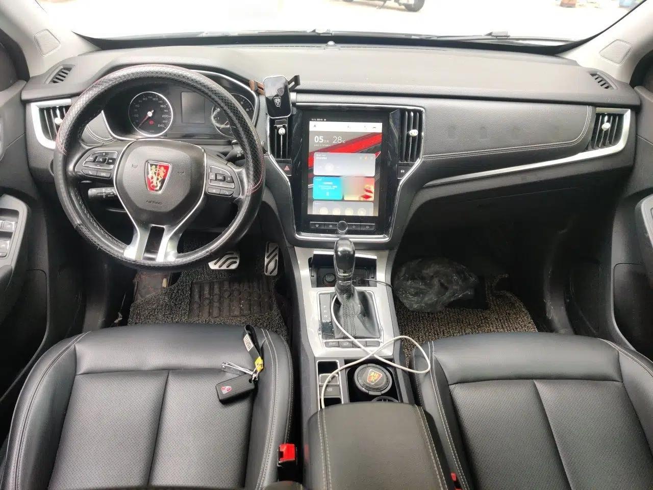 Roewe RX5 2016 20T Two-Wheel Drive Automatic Internet Smart Edition — миниатюра 9