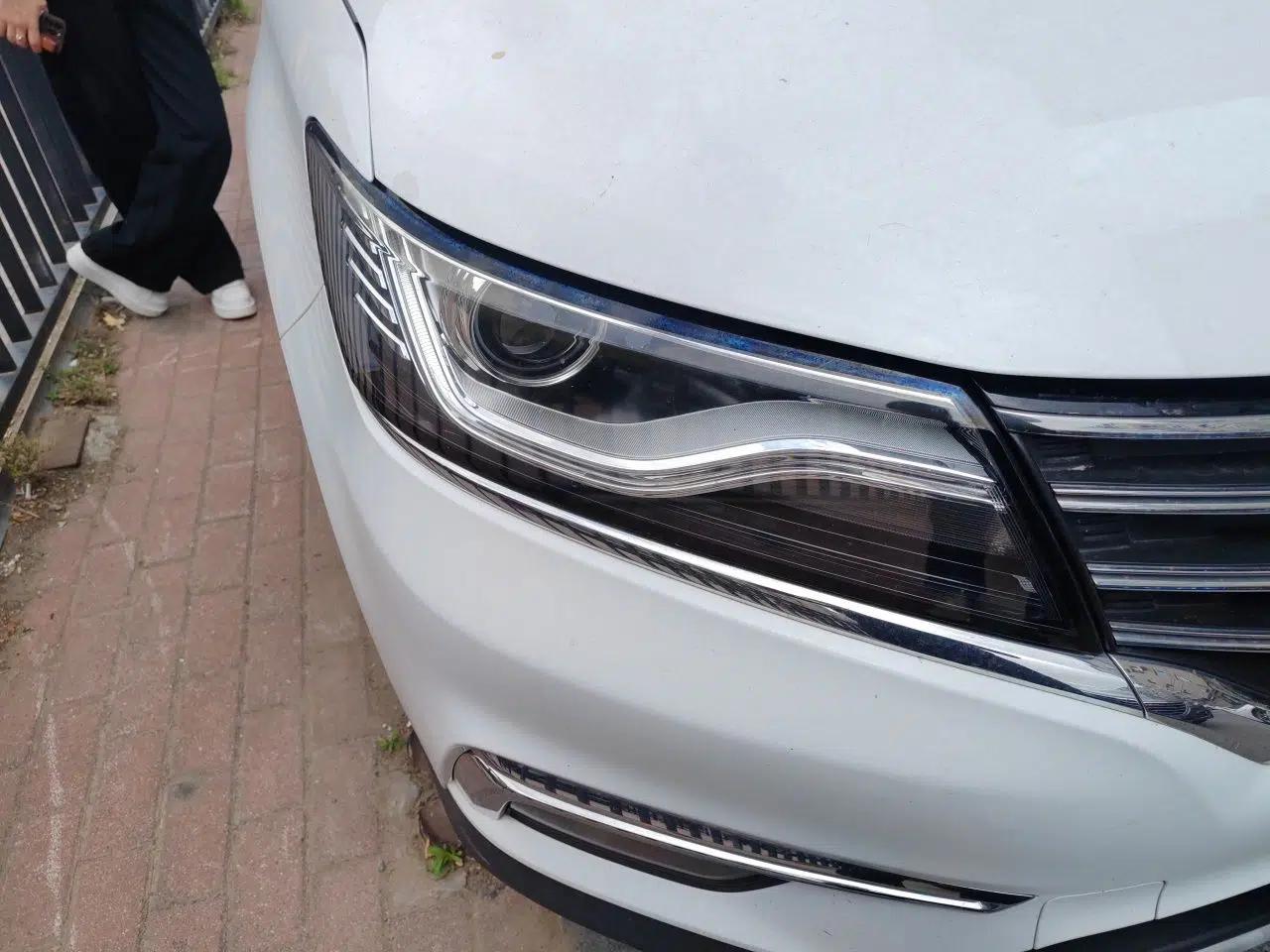 Roewe RX5 2016 20T Two-Wheel Drive Automatic Internet Smart Edition — миниатюра 7
