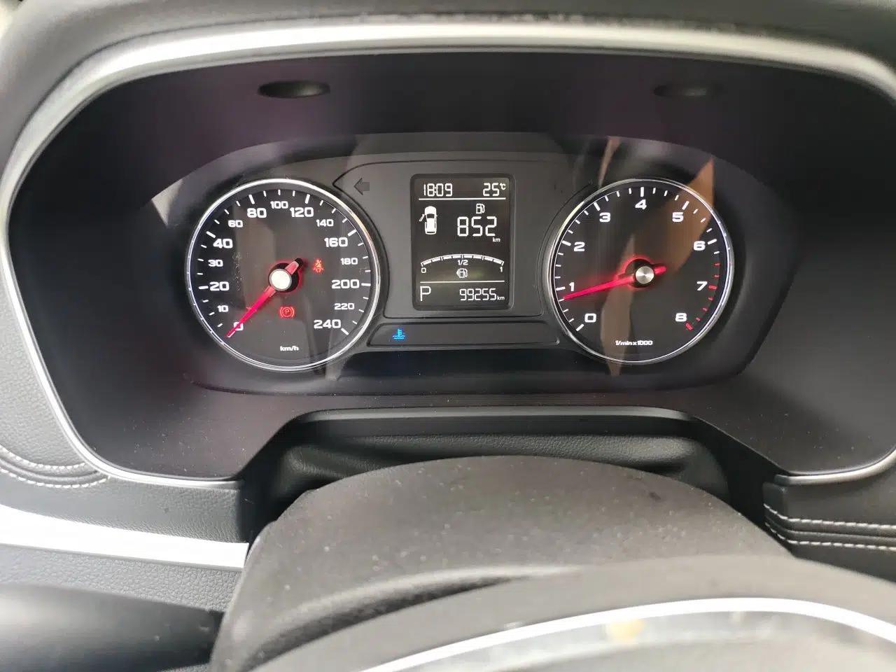 Roewe RX5 2019 20T Two-Wheel Drive Automatic Ali Smart Connectivity Platinum Edition — миниатюра 11
