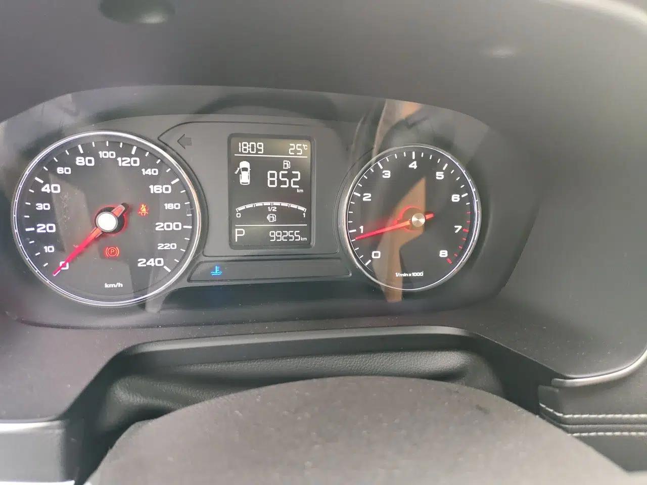 Roewe RX5 2019 20T Two-Wheel Drive Automatic Ali Smart Connectivity Platinum Edition — миниатюра 12