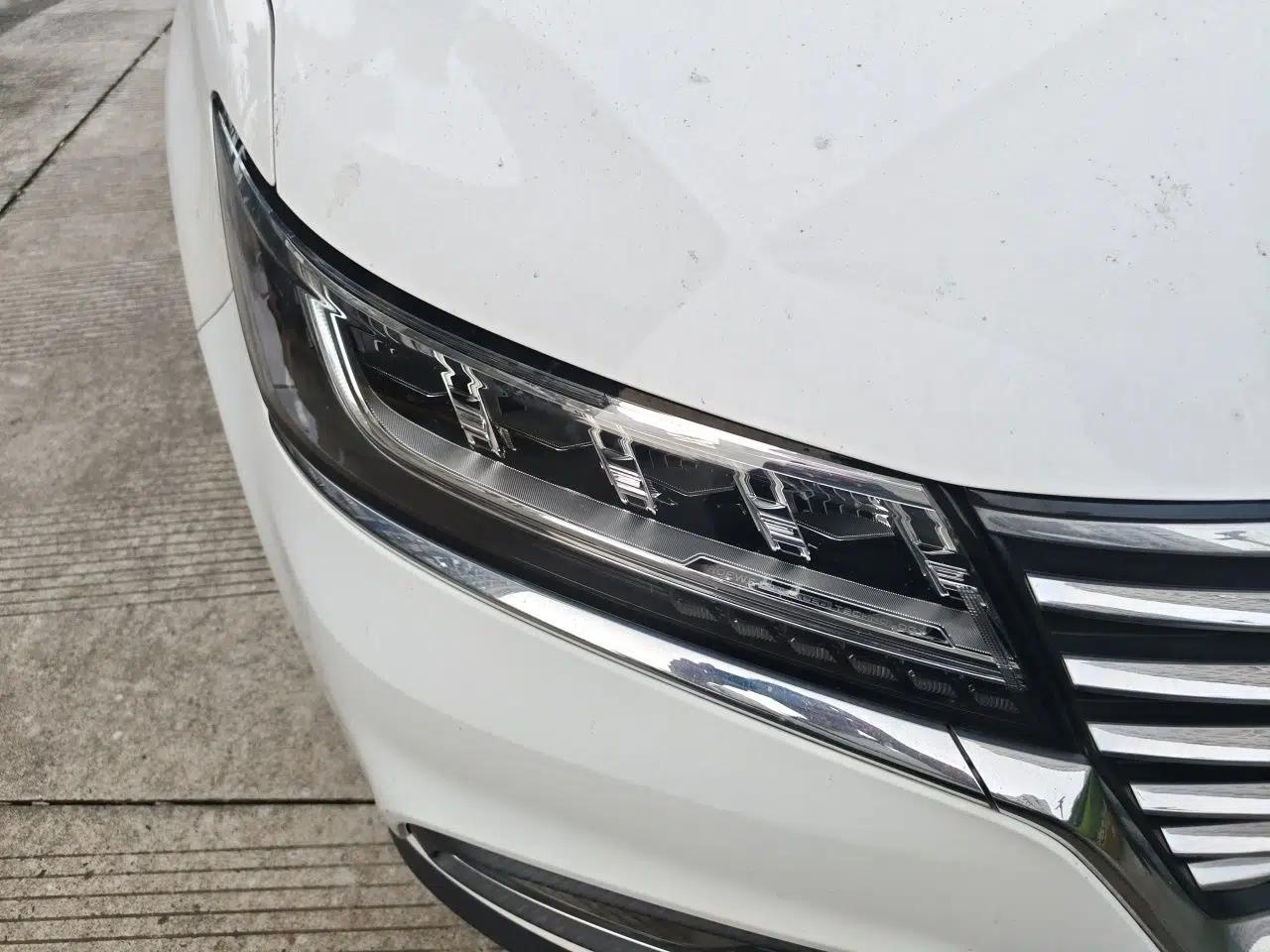 Roewe RX5 2019 20T Two-Wheel Drive Automatic Ali Smart Connectivity Platinum Edition — миниатюра 7