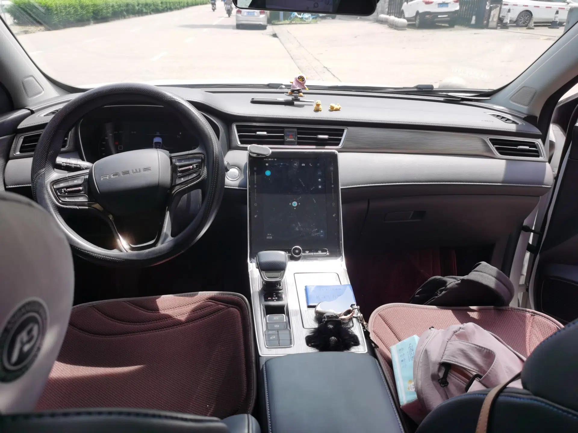 Roewe RX5 2025 PLUS 330TGI Automatic Trendsetting Smart Edition — миниатюра 9
