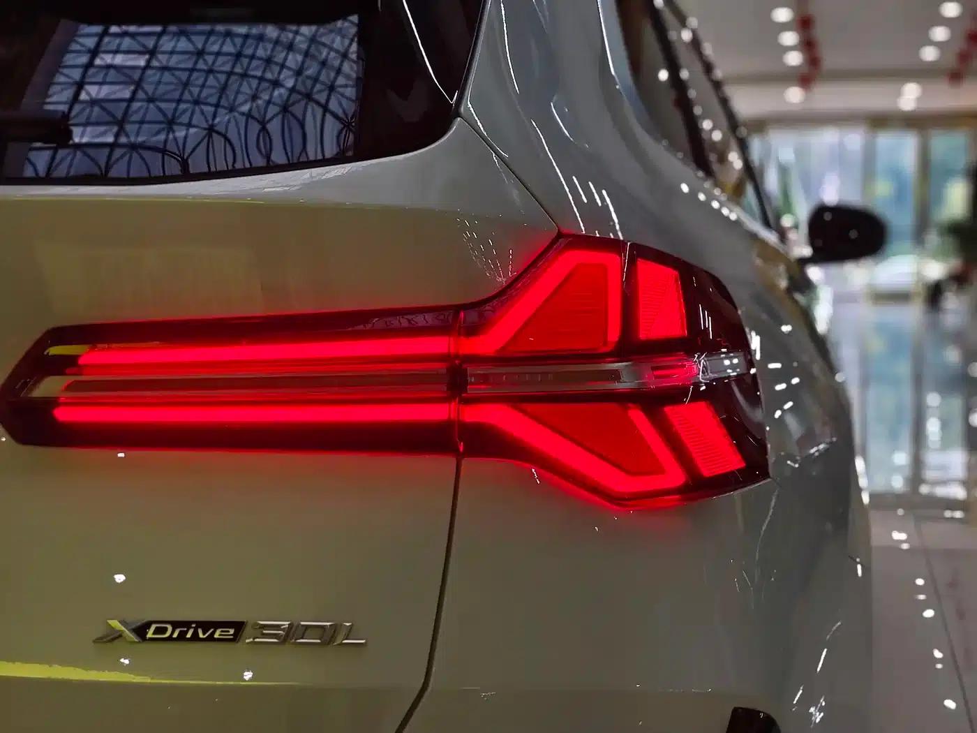 BMW X3 2025 xDrive30L Leading Edition M Sport Package — миниатюра 19