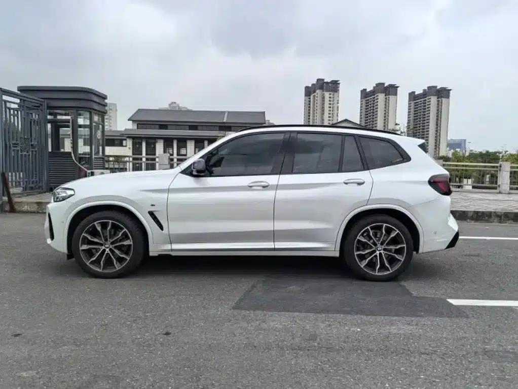 BMW X3 2023 xDrive30i Leading Edition M Sport Package — миниатюра 2