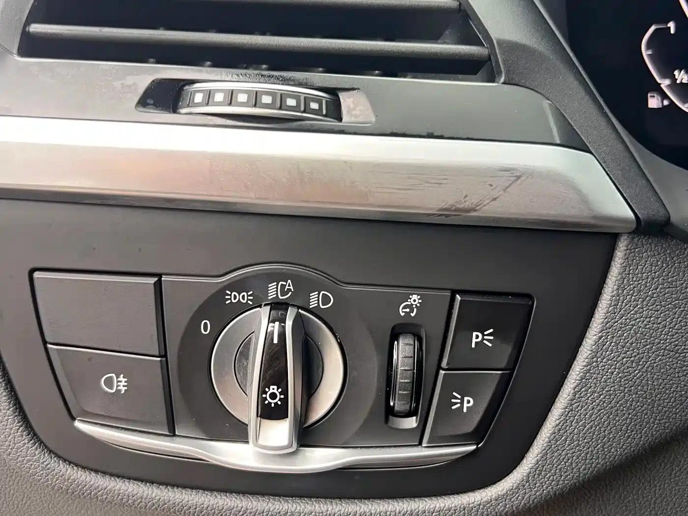 BMW X3 2021 xDrive25i Luxury Package — миниатюра 16