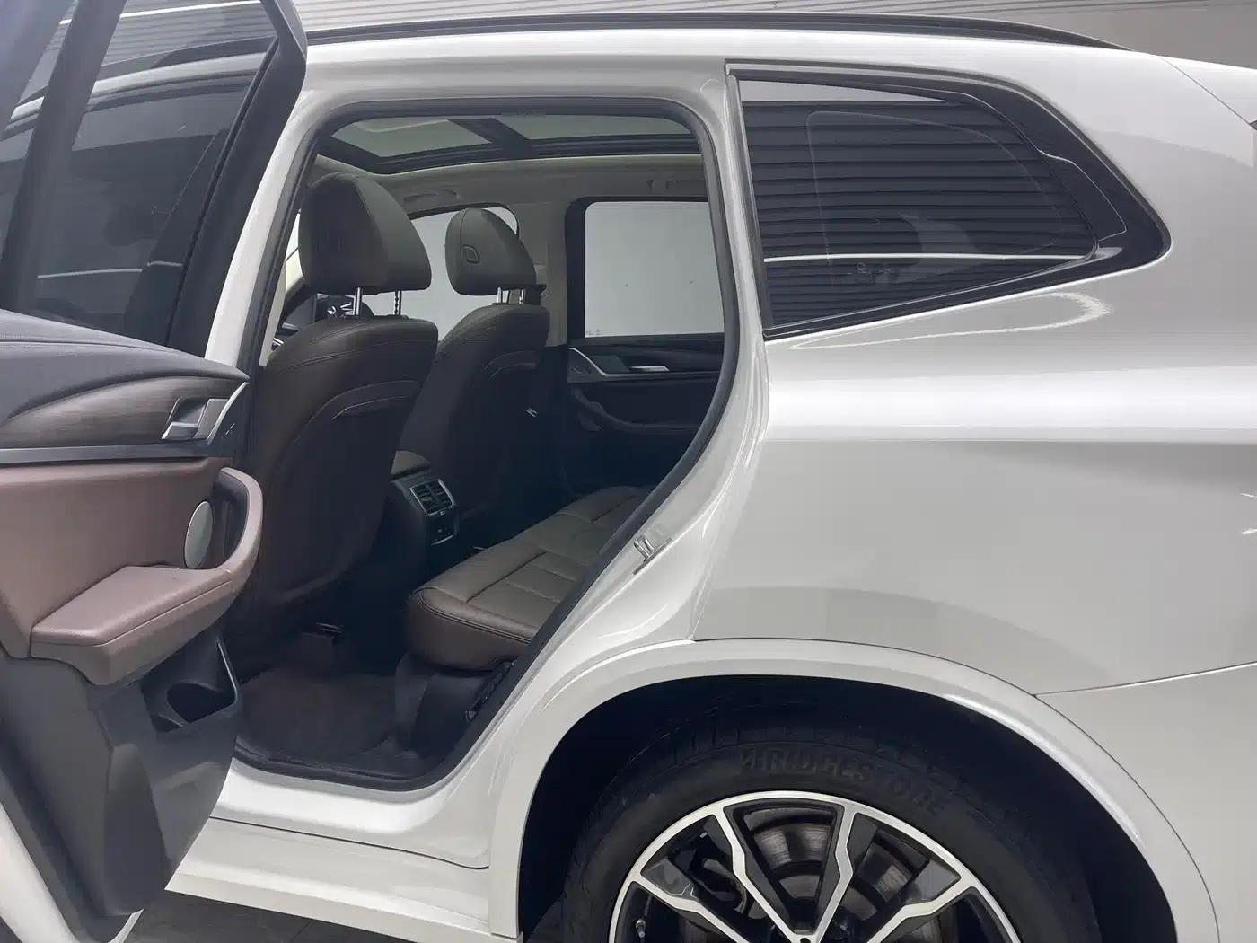 BMW X3 2022 xDrive30i Leading Edition M Sport Package — миниатюра 17