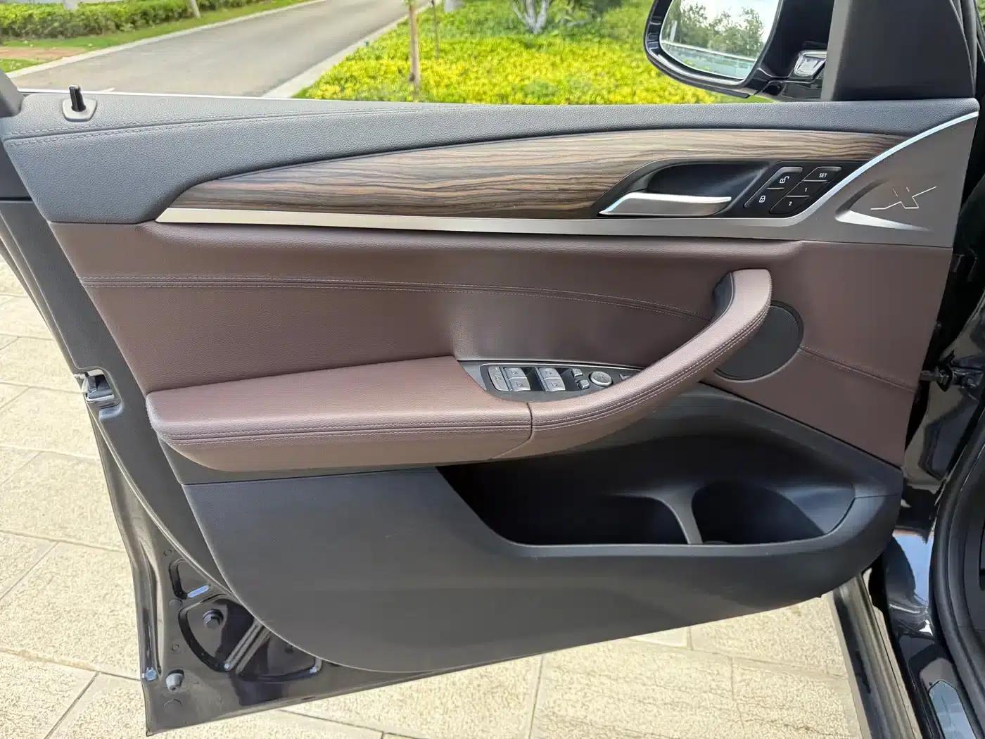 BMW X3 2019 xDrive28i Luxury Package — миниатюра 17