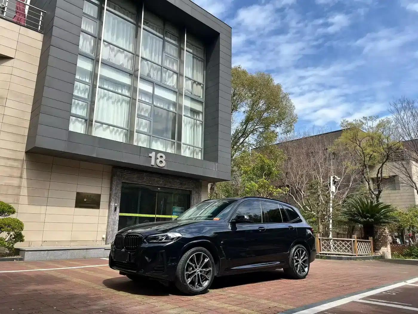 BMW X3 2022 xDrive30i Leading Edition M Sport Package — миниатюра 1