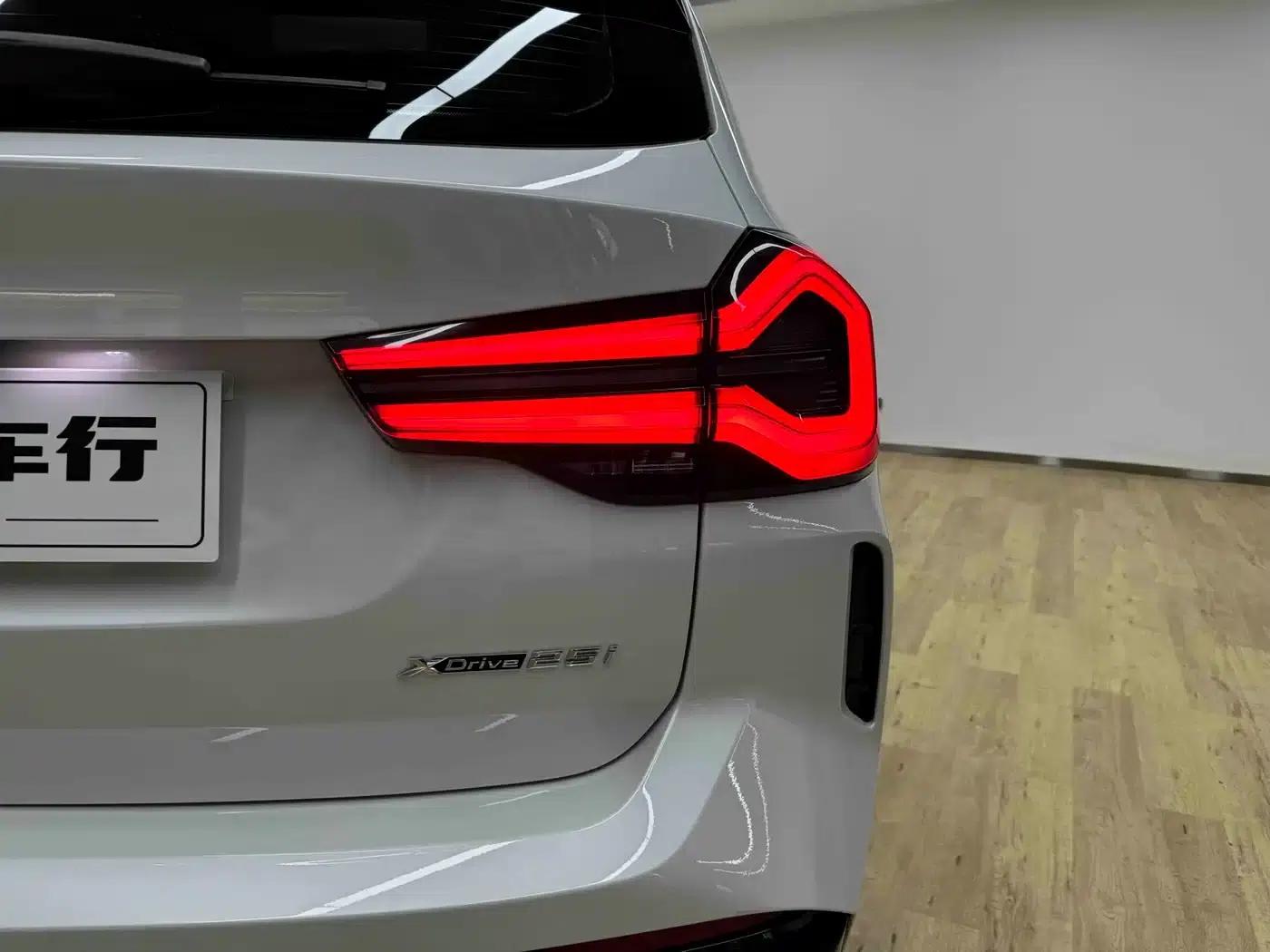 2022 BMW X3 xDrive25i M Sport Package — миниатюра 29