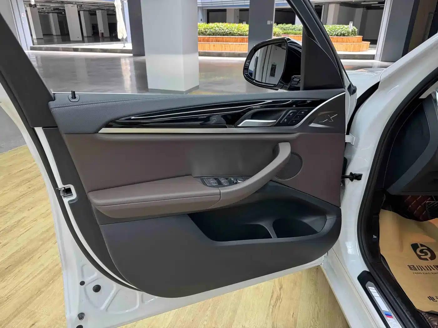 2022 BMW X3 xDrive25i M Sport Package — миниатюра 8