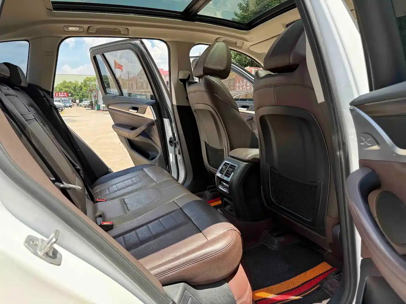 BMW X3 2019 xDrive28i Luxury Package — миниатюра 9