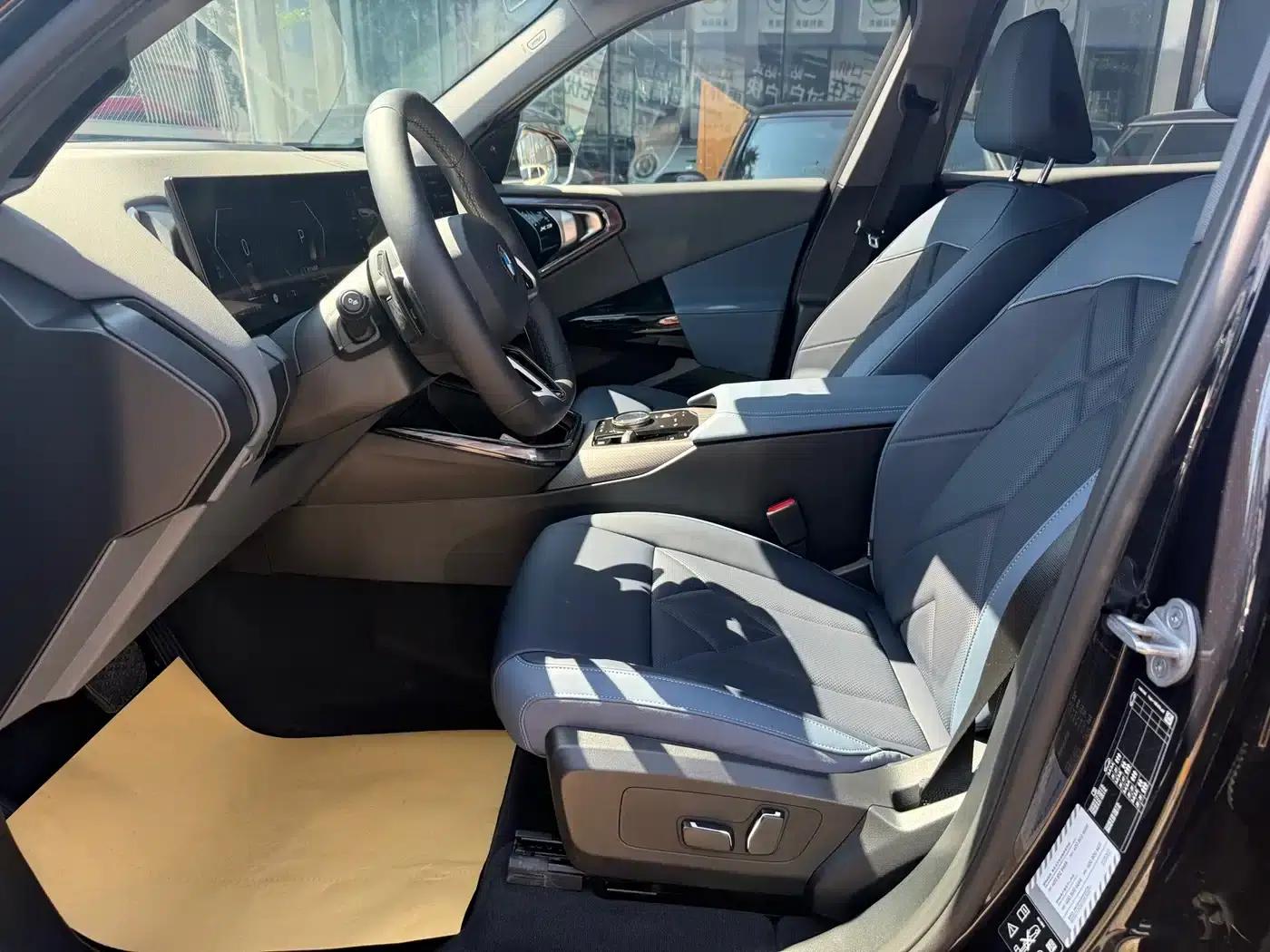 BMW X3 2025 xDrive30L Leading Edition M Sport Package — миниатюра 11