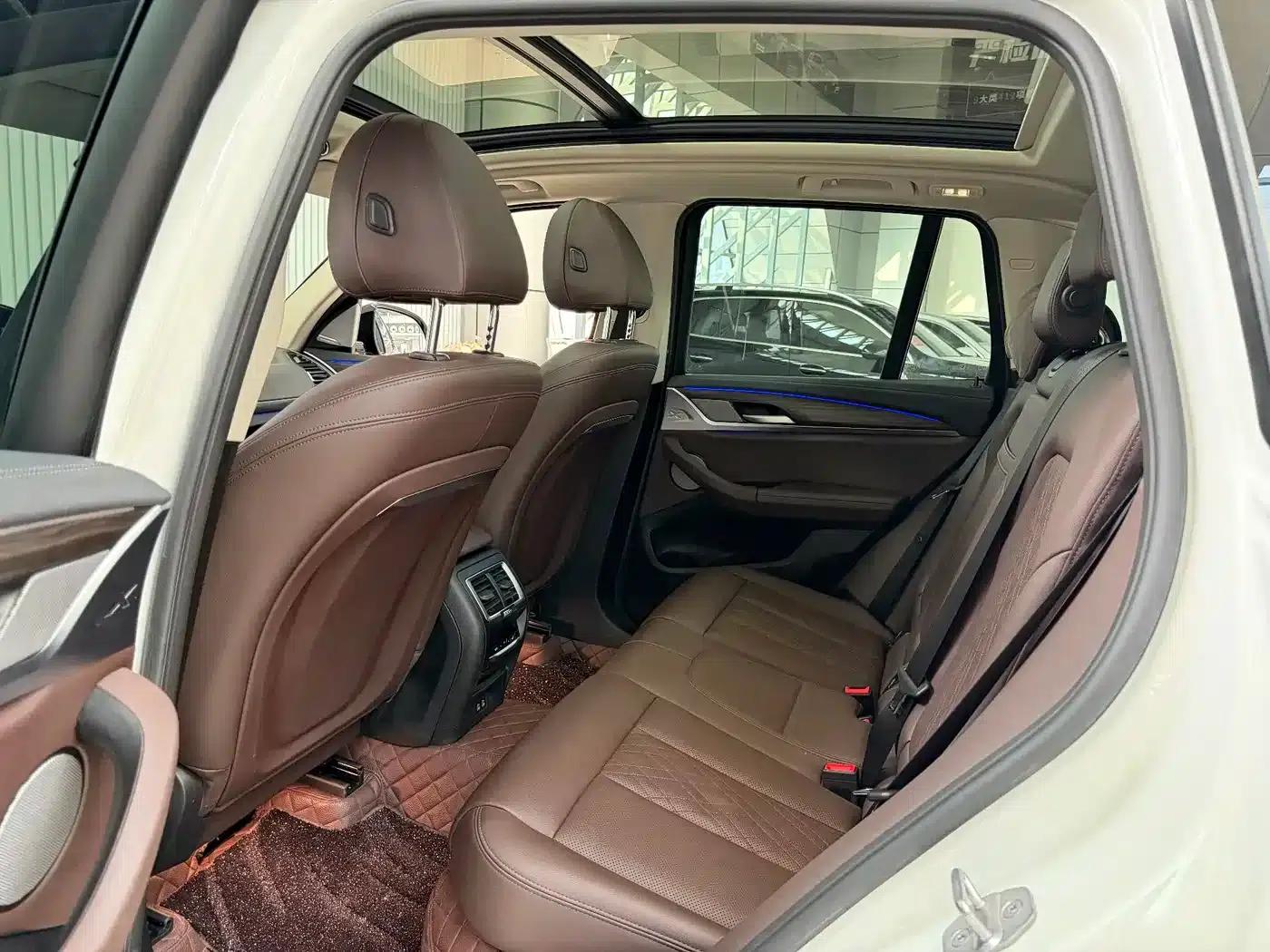 BMW X3 2022 xDrive30i Leading Edition M Sport Package — миниатюра 32