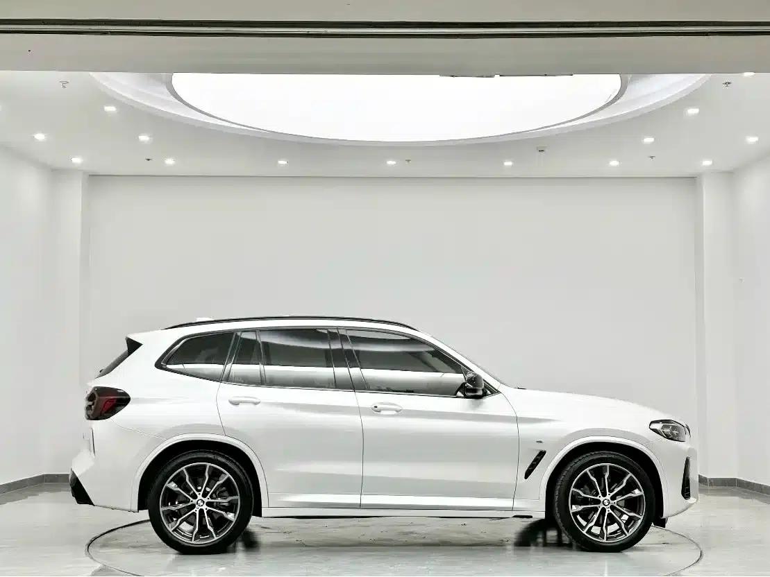BMW X3 2022 xDrive30i Leading Edition M Sport Package — миниатюра 4