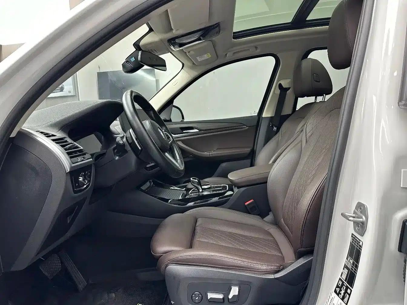 BMW X3 2022 xDrive30i Leading Edition M Sport Package — миниатюра 10