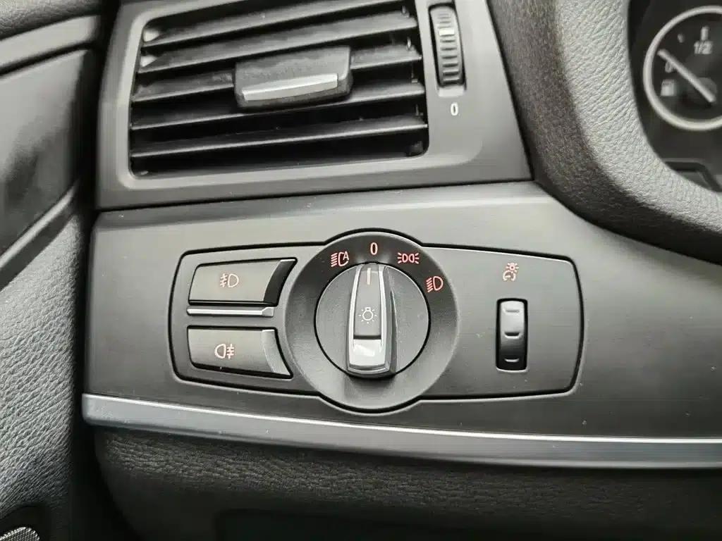 2016 BMW X3 sDrive20i (Imported) — миниатюра 21