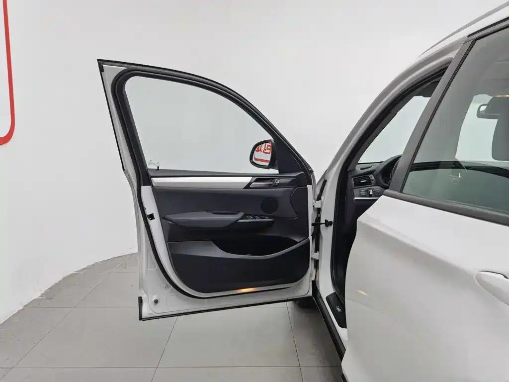 2016 BMW X3 sDrive20i (Imported) — миниатюра 8