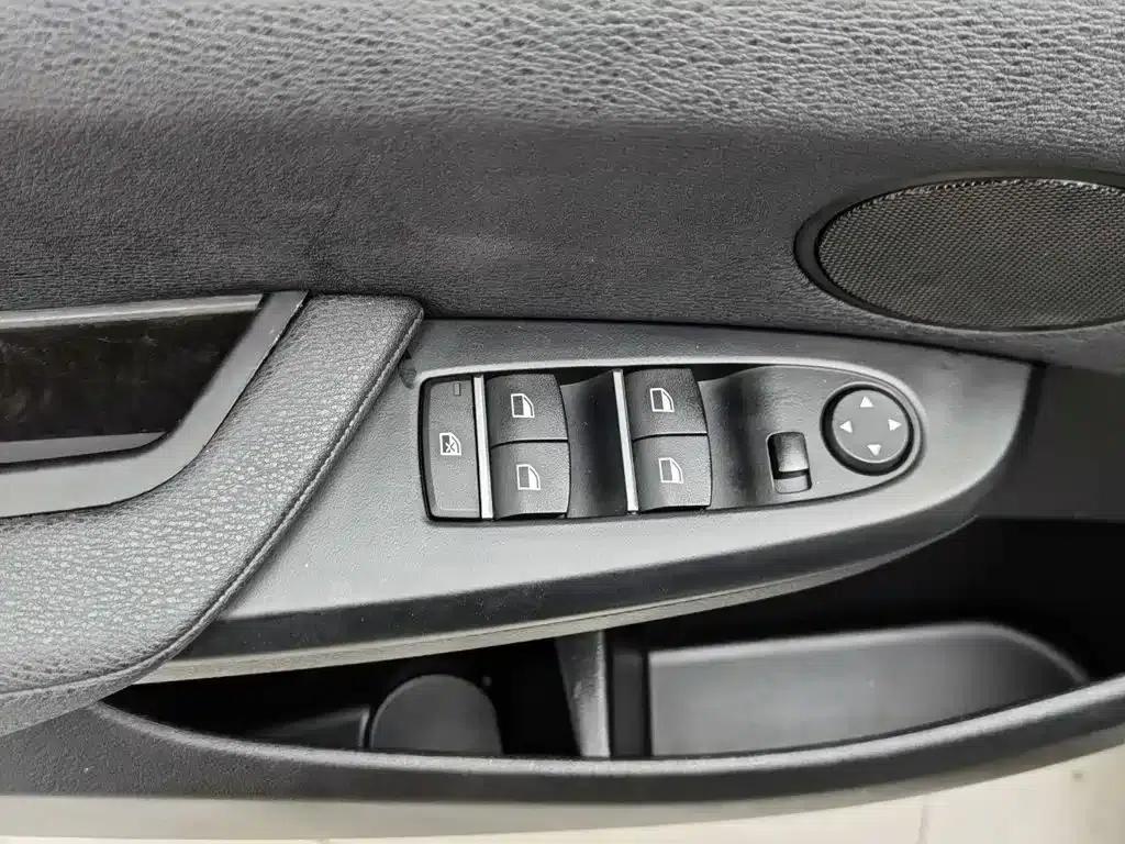 2016 BMW X3 sDrive20i (Imported) — миниатюра 9