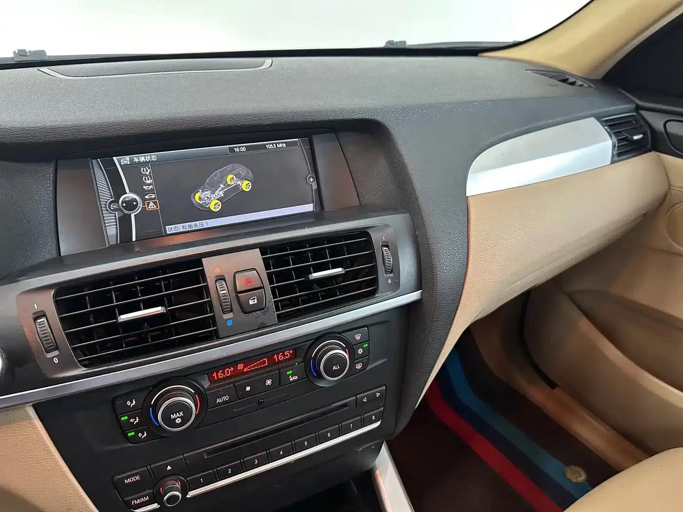 2011 BMW X3 xDrive28i Leading Edition (Imported) — миниатюра 13