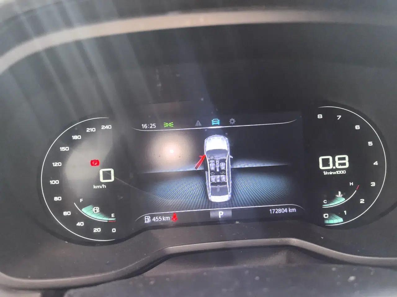 Roewe i5 2020 1.5L Automatic 4G Connect Luxury Flagship Edition — миниатюра 11