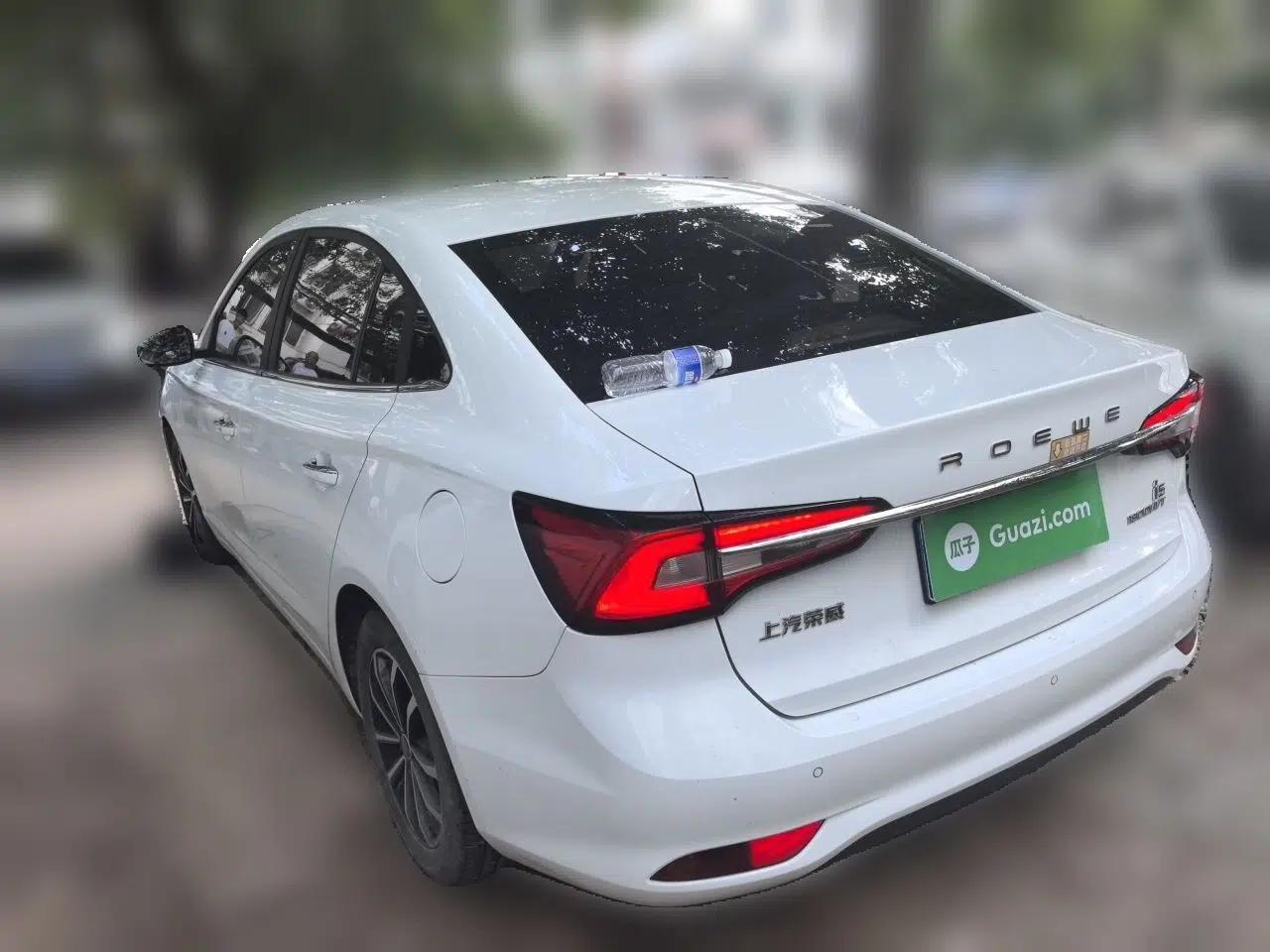 Roewe i5 2020 1.5L Automatic 4G Connect Luxury Flagship Edition — миниатюра 4