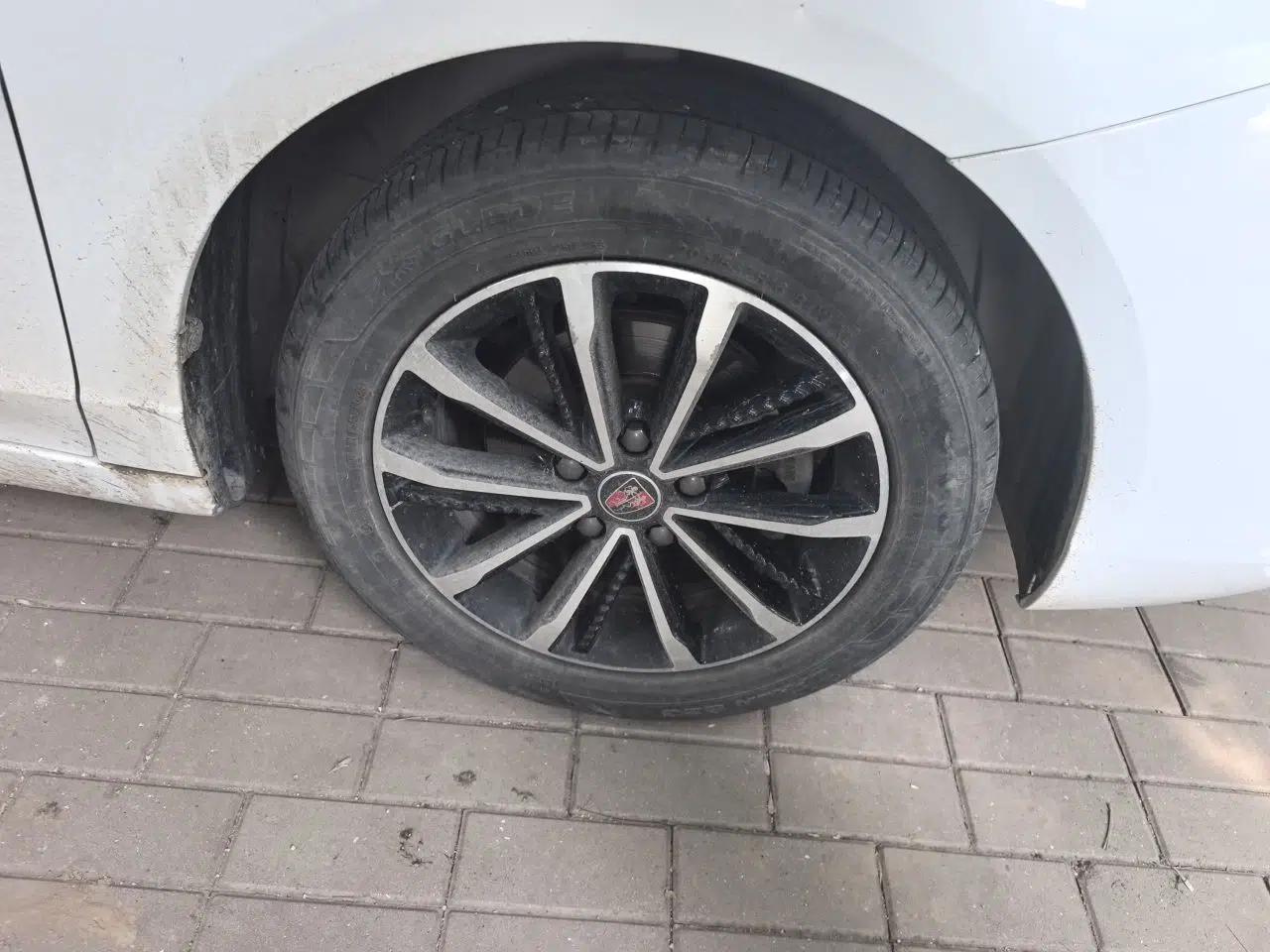 Roewe i5 2020 1.5L Automatic 4G Connect Luxury Flagship Edition — миниатюра 8