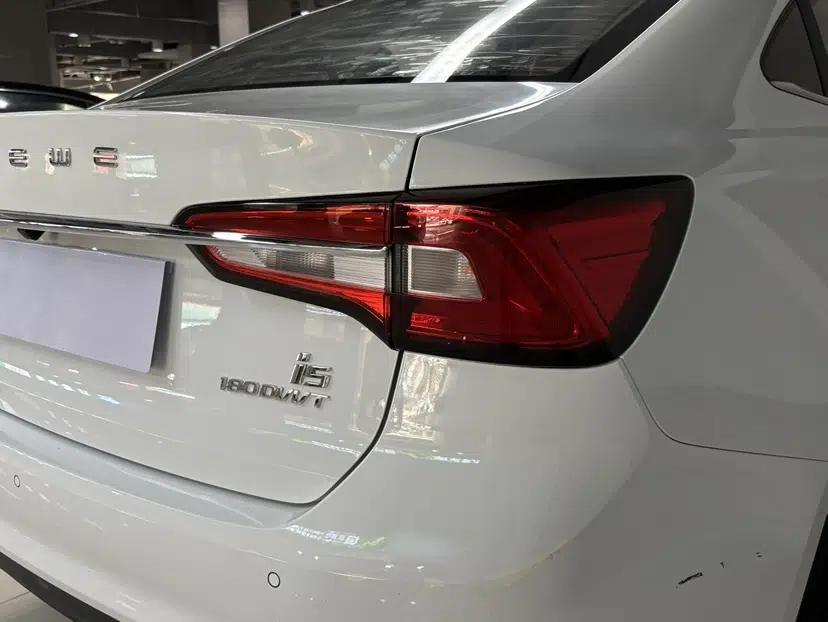 Roewe i5 2020 1.5L Automatic 4G Connect Luxury Flagship Edition — миниатюра 19