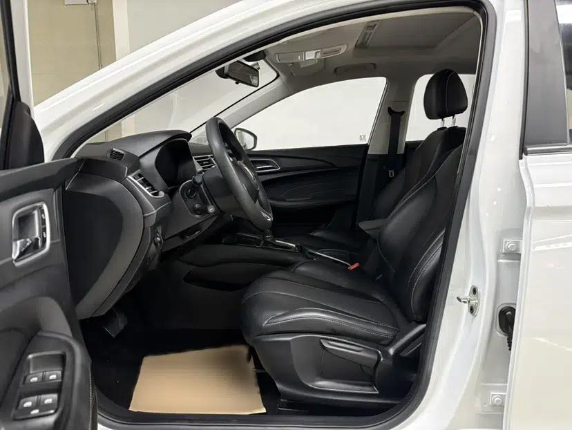 Roewe i5 2020 1.5L Automatic 4G Connect Luxury Flagship Edition — миниатюра 34