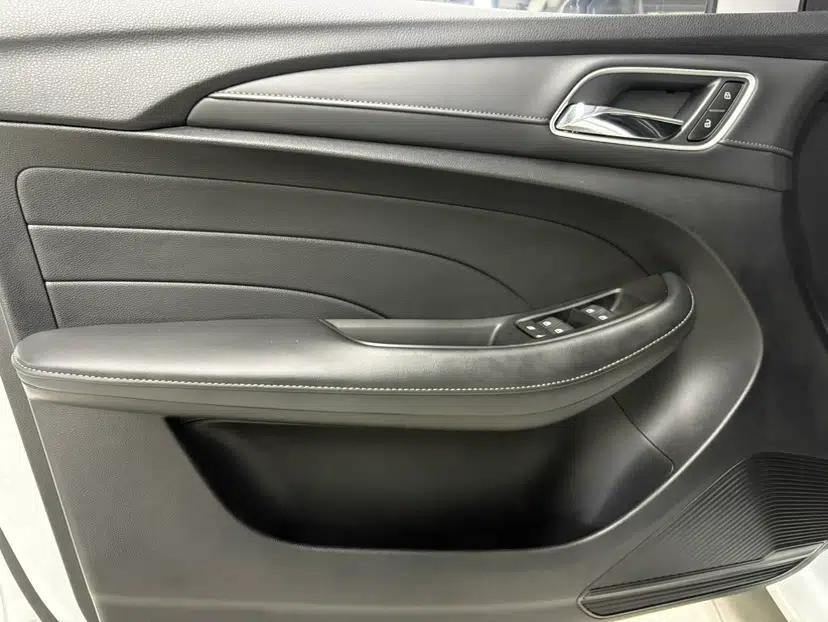 Roewe i5 2020 1.5L Automatic 4G Connect Luxury Flagship Edition — миниатюра 35
